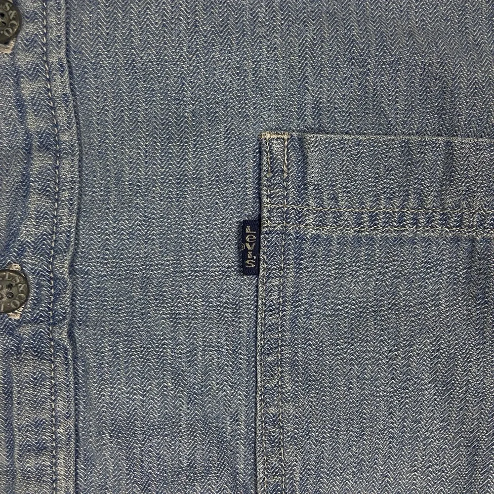 Vintage 80s Levi's Popover Shirt Size XL Blue Herringbone Pullover Workwear